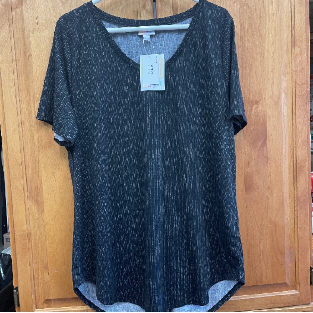 NEW LuLaRoe Iris V-Neck Black Gray Dot Tunic Top Shirt Large Business Casual NWT